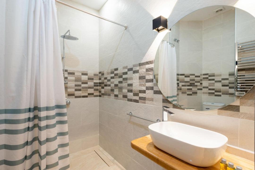 1 Bedroom 1 Bathroom Furnished - Justicia - Modern - Mintystay Madrid Exteriör bild