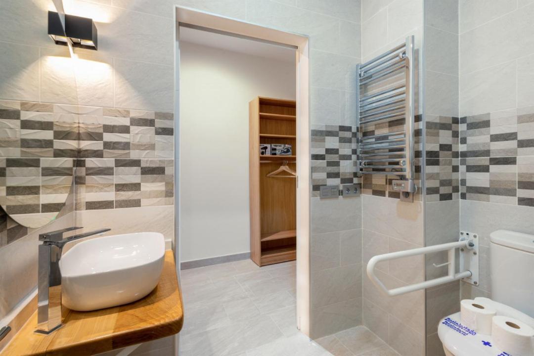 1 Bedroom 1 Bathroom Furnished - Justicia - Modern - Mintystay Madrid Exteriör bild