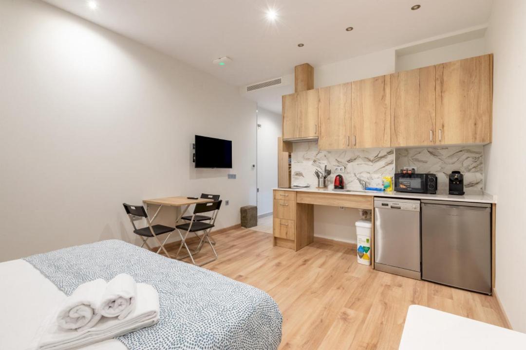 1 Bedroom 1 Bathroom Furnished - Justicia - Modern - Mintystay Madrid Exteriör bild