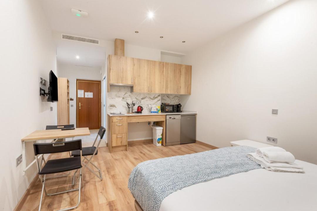 1 Bedroom 1 Bathroom Furnished - Justicia - Modern - Mintystay Madrid Exteriör bild