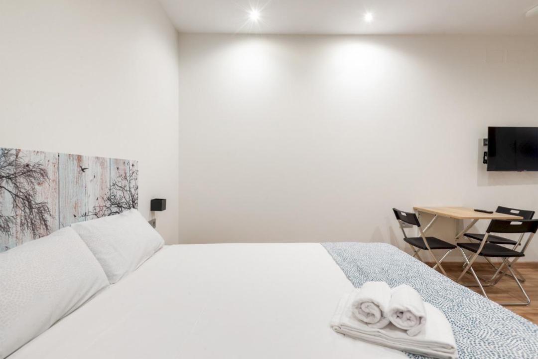 1 Bedroom 1 Bathroom Furnished - Justicia - Modern - Mintystay Madrid Exteriör bild