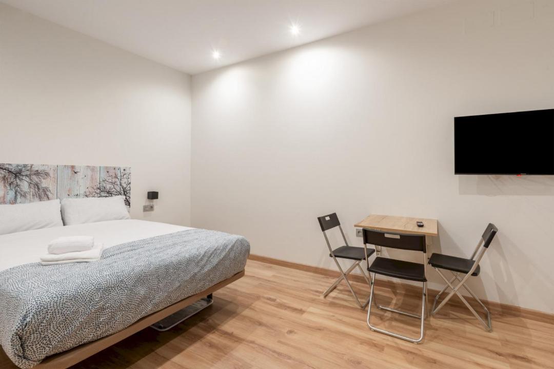 1 Bedroom 1 Bathroom Furnished - Justicia - Modern - Mintystay Madrid Exteriör bild